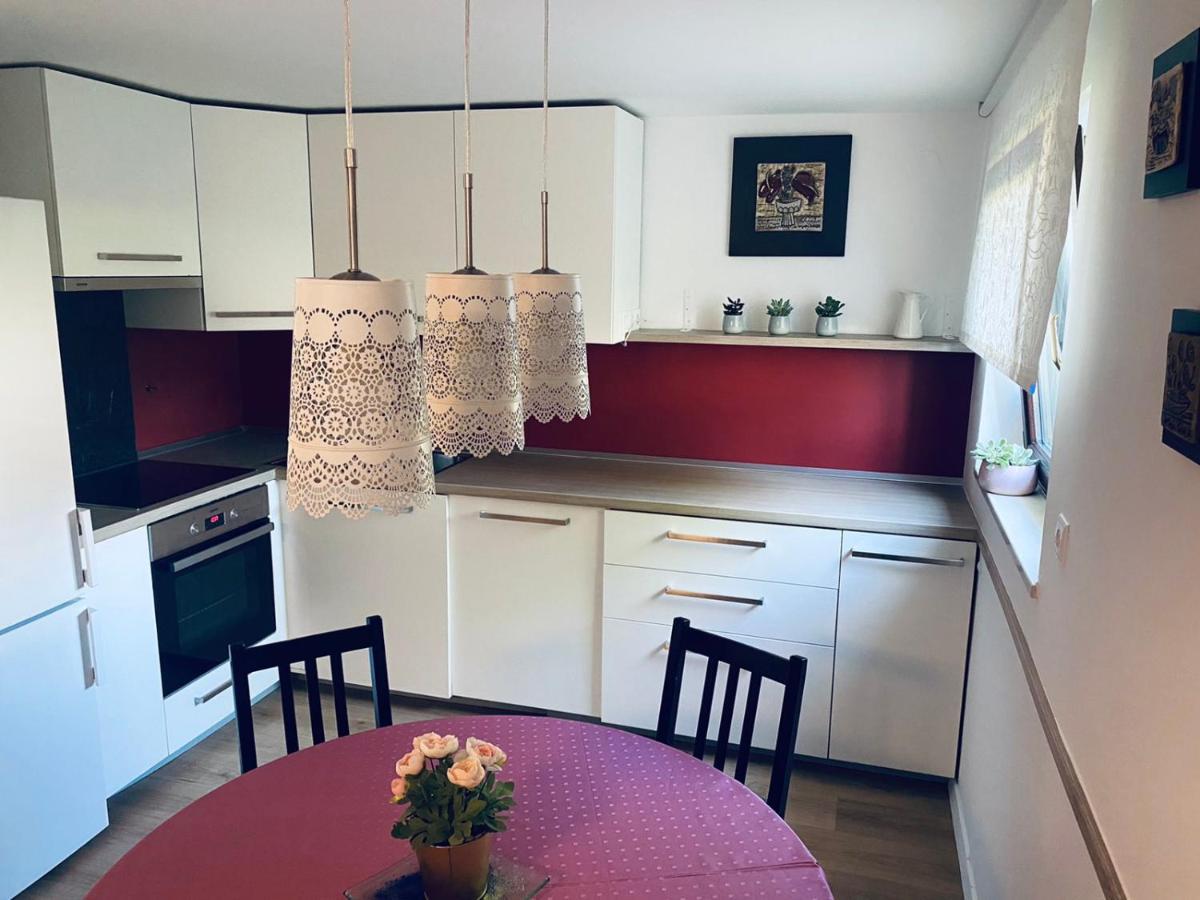 Apartma Kamnitnk Шкофья-Лока Экстерьер фото