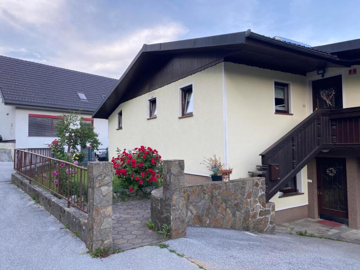 Apartma Kamnitnk Шкофья-Лока Экстерьер фото