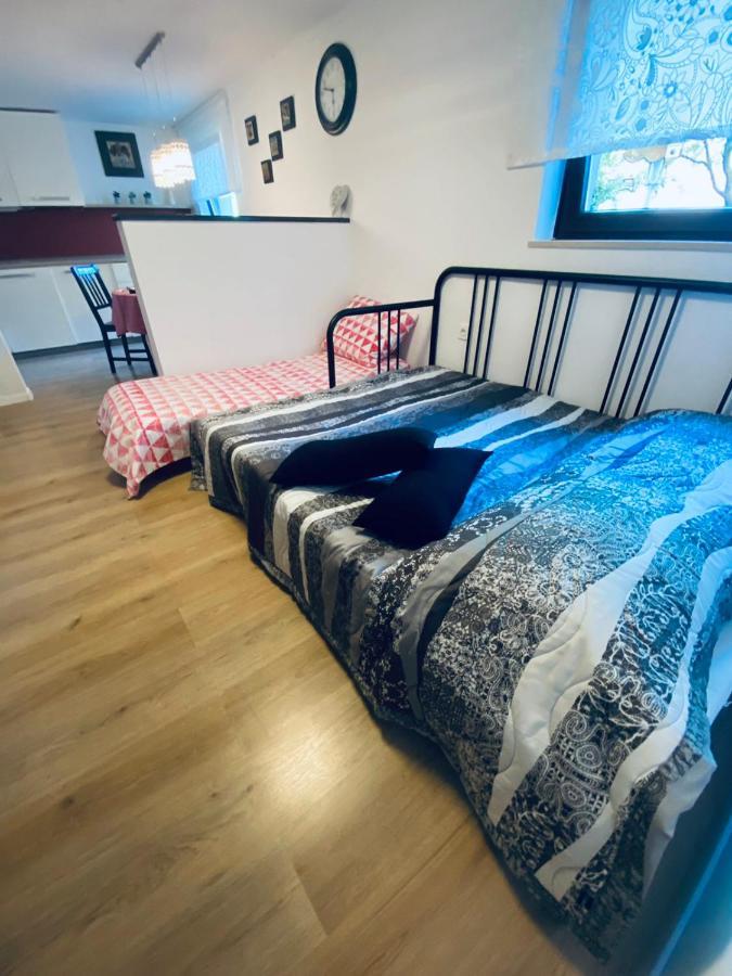 Apartma Kamnitnk Шкофья-Лока Экстерьер фото