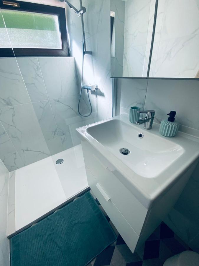 Apartma Kamnitnk Шкофья-Лока Экстерьер фото
