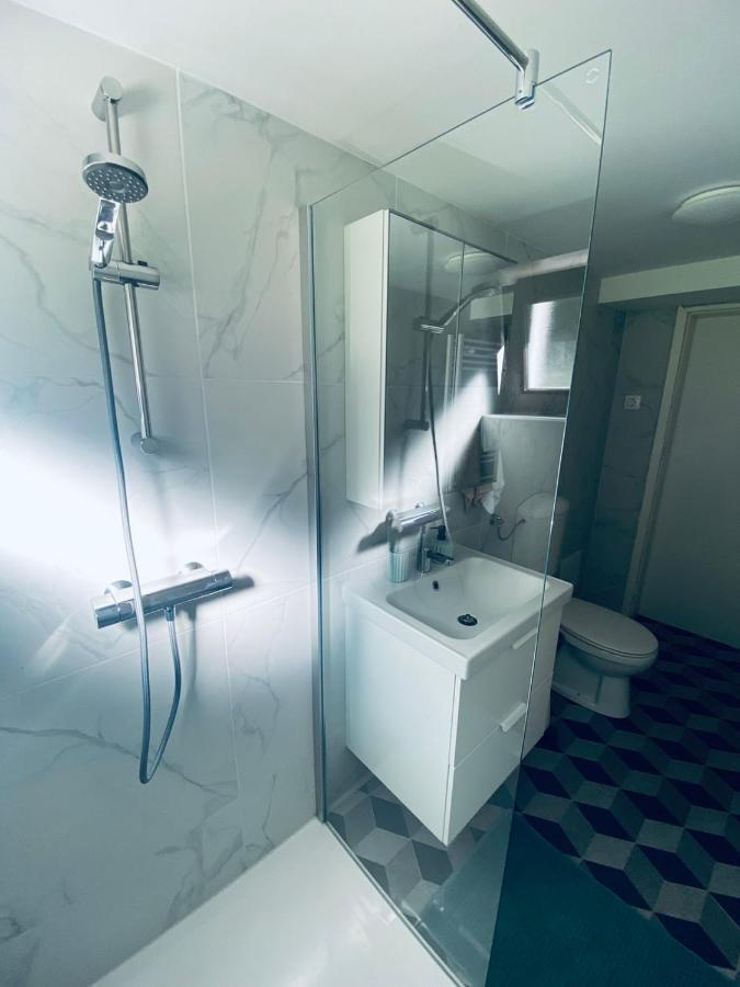 Apartma Kamnitnk Шкофья-Лока Экстерьер фото